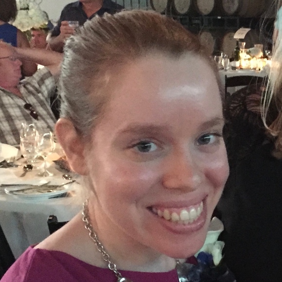 Meet your Posher, Laura - Picture 1 of 1